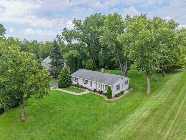 W192N5046 One Mile Rd, Menomonee Falls, WI 53051
