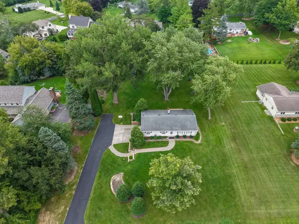 W192N5046 One Mile Rd, Menomonee Falls, WI 53051