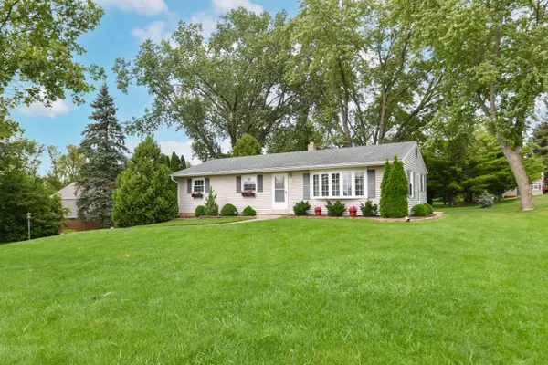 W192N5046 One Mile Rd, Menomonee Falls, WI 53051