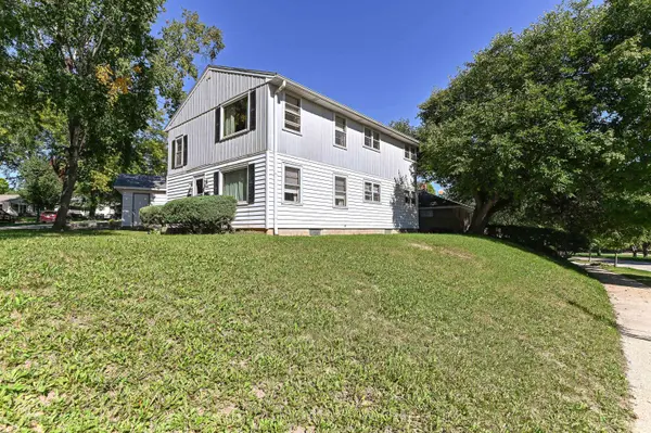 9423 W Mount Vernon 9425 Ave, Milwaukee, WI 53226