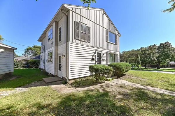 9423 W Mount Vernon 9425 Ave, Milwaukee, WI 53226