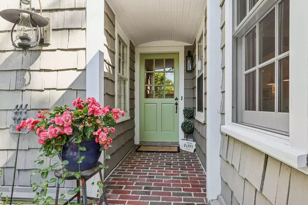 12720 Watertown Plank Rd, Elm Grove, WI 53122