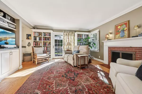 12720 Watertown Plank Rd, Elm Grove, WI 53122