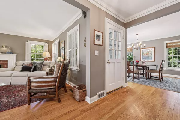 12720 Watertown Plank Rd, Elm Grove, WI 53122