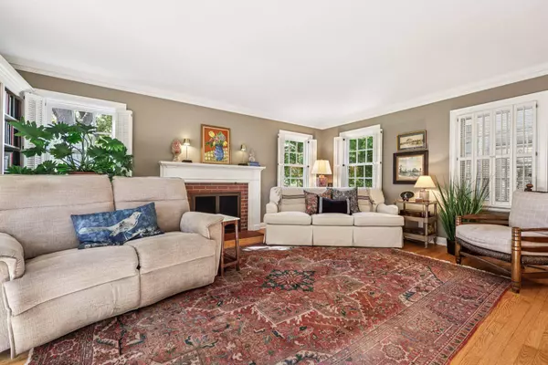 12720 Watertown Plank Rd, Elm Grove, WI 53122