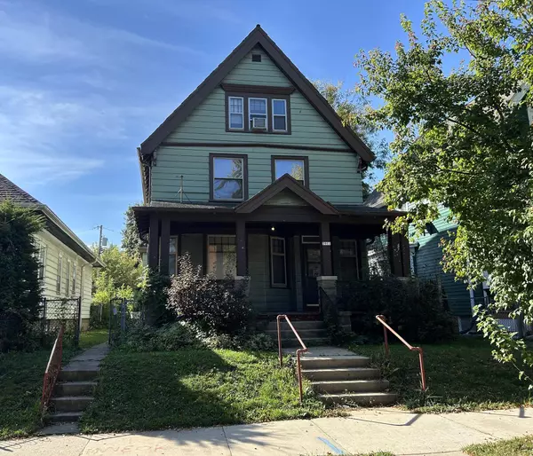 3911 W Roberts St, Milwaukee, WI 53208