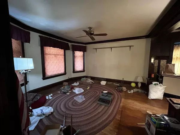 3911 W Roberts St, Milwaukee, WI 53208