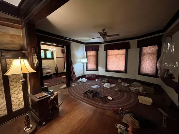 3911 W Roberts St, Milwaukee, WI 53208