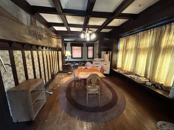 3911 W Roberts St, Milwaukee, WI 53208