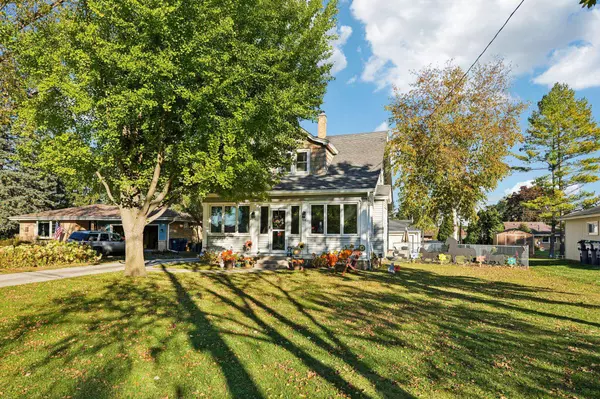 910 N Green Bay Rd, Grafton, WI 53024