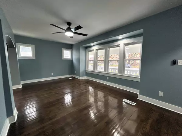 4462 N 27th St, Milwaukee, WI 53209