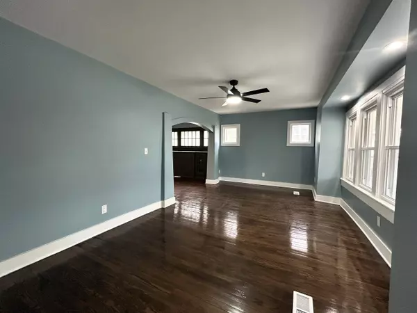 4462 N 27th St, Milwaukee, WI 53209