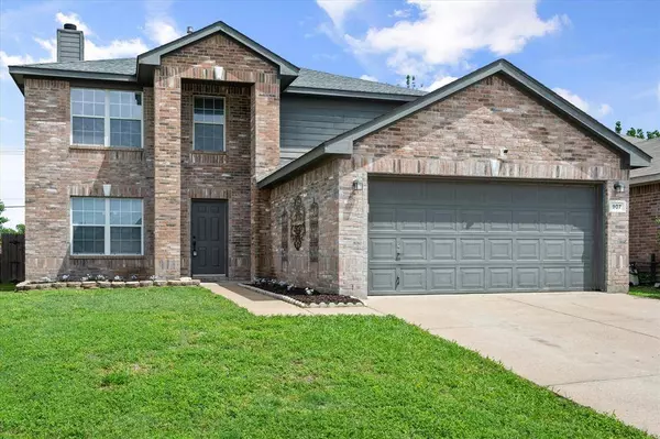 907 Pryor Drive, Arlington, TX 76001