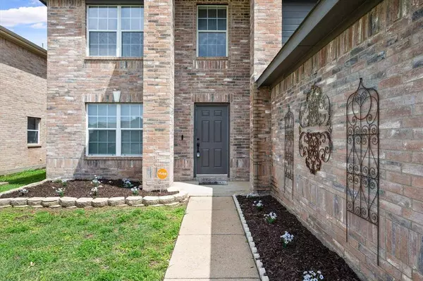 907 Pryor Drive, Arlington, TX 76001