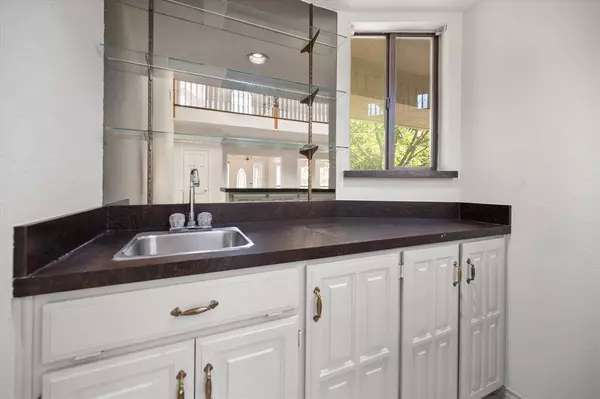 3335 Shellbrook Court, Arlington, TX 76016