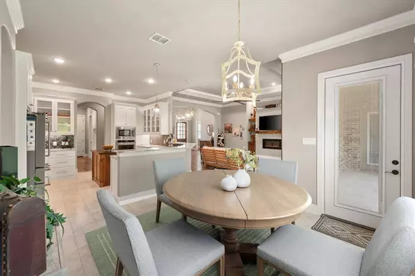 212 Rock Tree Court, Mansfield, TX 76063