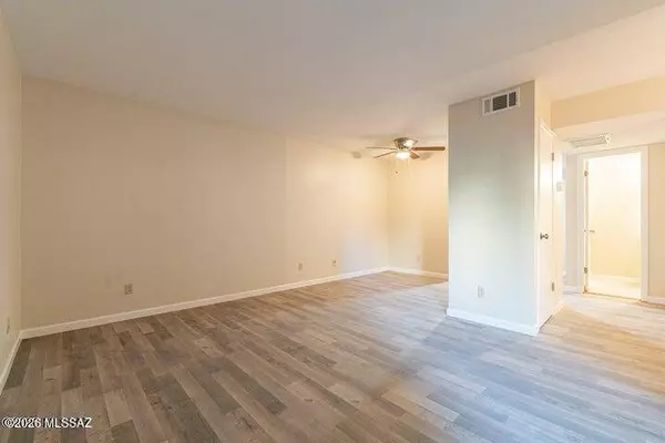 1620 N Wilmot RD #UNIT D174, Tucson, AZ 85712