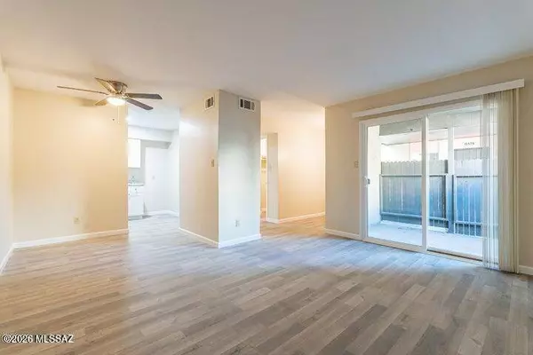 1620 N Wilmot RD #UNIT D174, Tucson, AZ 85712