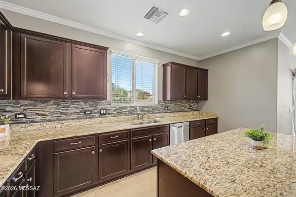 7976 S Dolphin Way, Tucson, AZ 85756