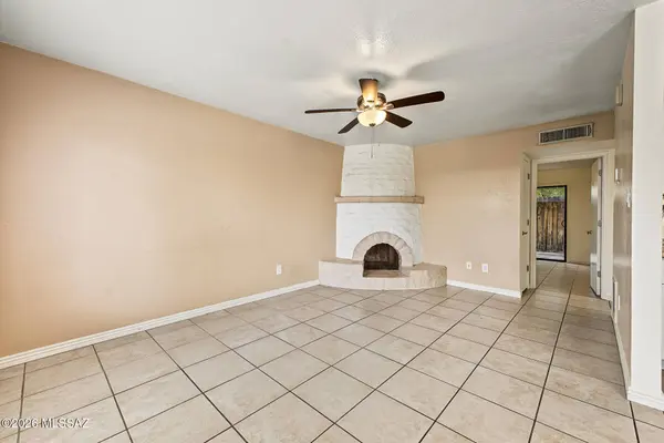 1873 W La Osa St, Tucson, AZ 85705