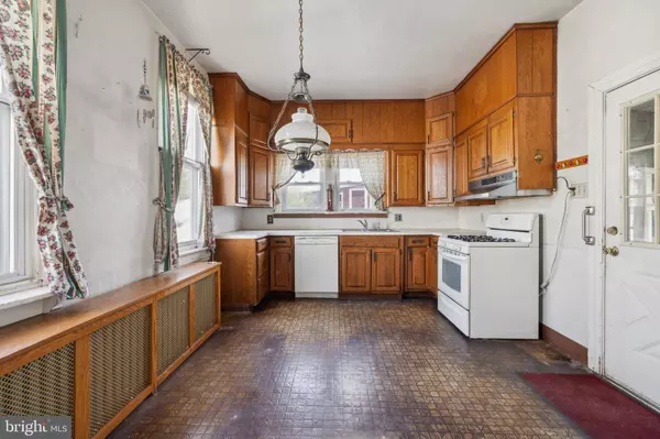 529 E WALNUT ST, Perkasie, PA 18944