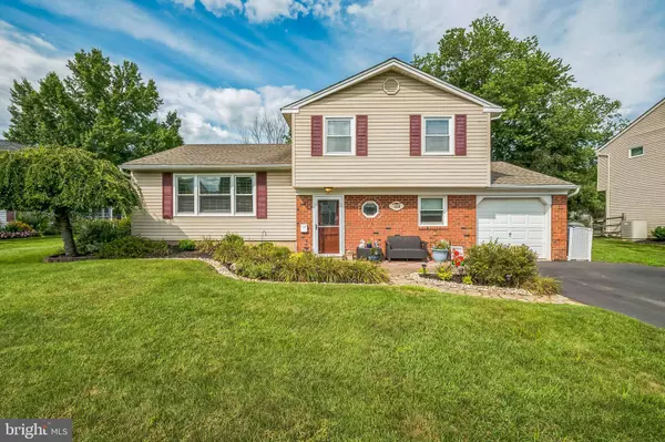 1559 DEER RUN RD, Warminster, PA 18974