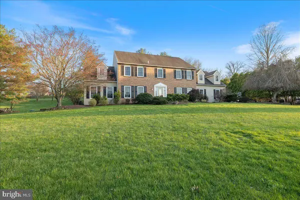 73 BROOKSIDE DR, Southampton, PA 18966