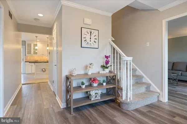 73 BROOKSIDE DR, Southampton, PA 18966