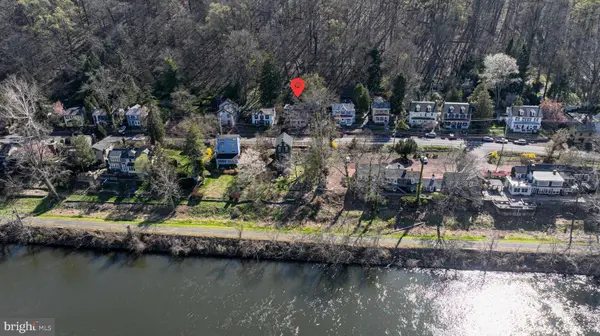 3673 RIVER RD, Lumberville, PA 18933