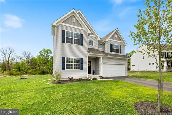 1083 SMYTH LN, Pennsburg, PA 18073