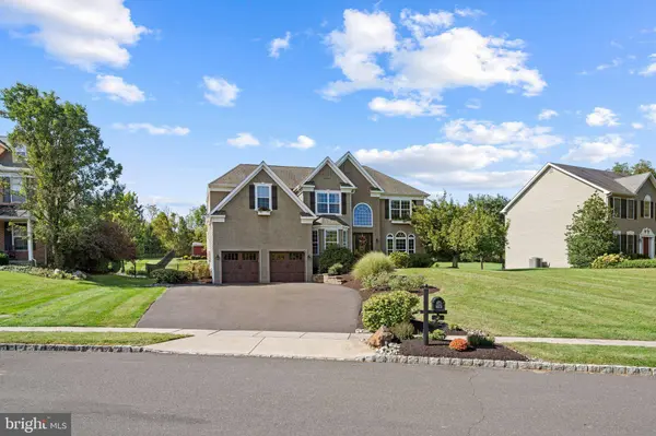 2 BURKE CIR, Doylestown, PA 18901
