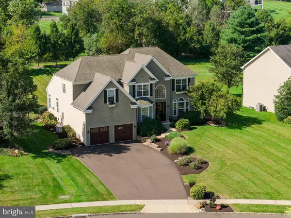 2 BURKE CIR, Doylestown, PA 18901