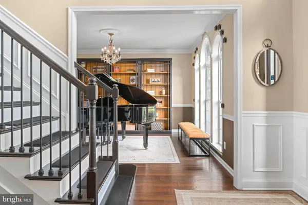 2 BURKE CIR, Doylestown, PA 18901