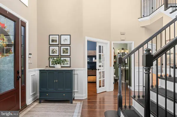 2 BURKE CIR, Doylestown, PA 18901