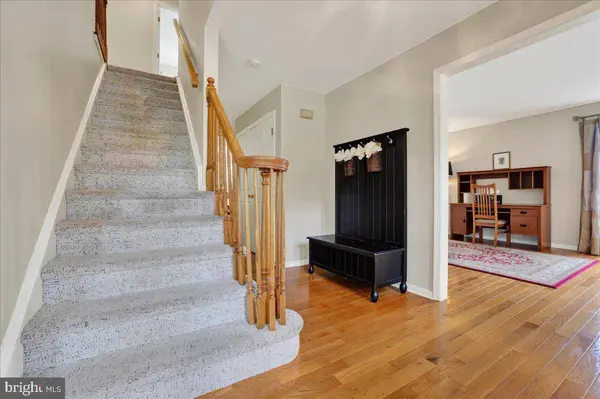 22 STEEPLECHASE DR, Doylestown, PA 18901