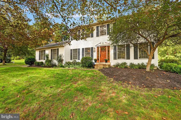 22 STEEPLECHASE DR, Doylestown, PA 18901