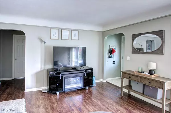 6133 Denison BLVD, Parma Heights, OH 44130