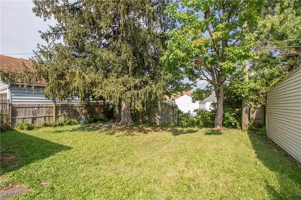 5618 Bradley AVE, Parma, OH 44129