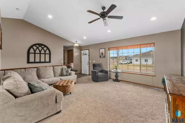 2316 S Katie Ave, Sioux Falls, SD 57106