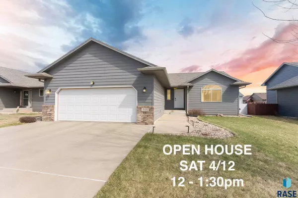 414 N Perry Ln, Harrisburg, SD 57032