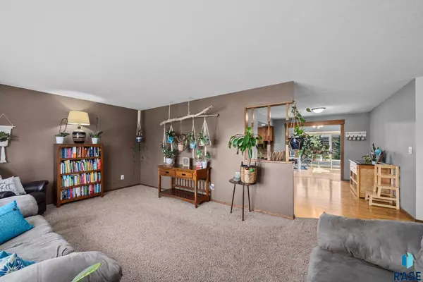 4108 E 23rd St, Sioux Falls, SD 57103