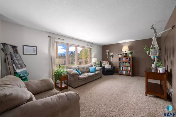 4108 E 23rd St, Sioux Falls, SD 57103