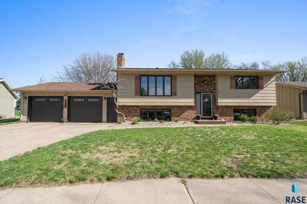 4108 E 23rd St, Sioux Falls, SD 57103