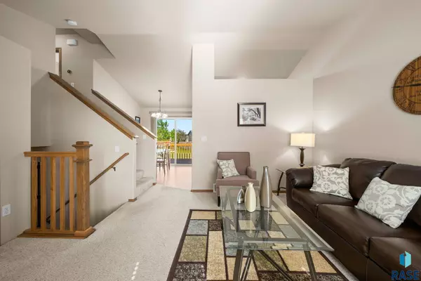 506 Almond Ave, Harrisburg, SD 57032