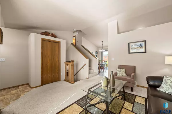 506 Almond Ave, Harrisburg, SD 57032