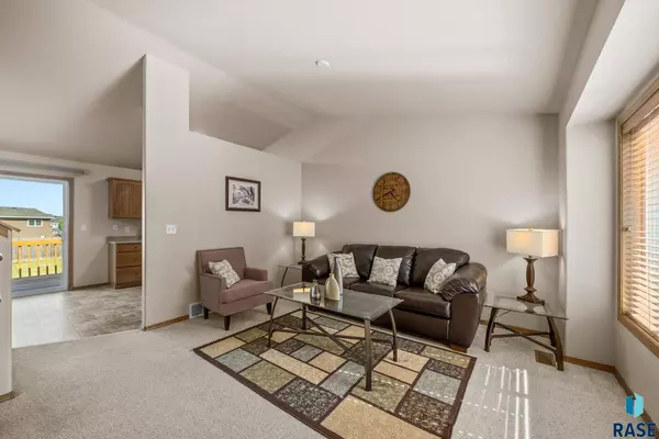 506 Almond Ave, Harrisburg, SD 57032