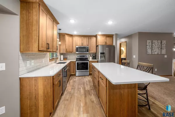 2316 S Roosevelt Ave, Sioux Falls, SD 57106