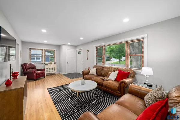 2708 S Prairie Ave, Sioux Falls, SD 57105