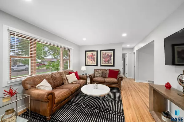 2708 S Prairie Ave, Sioux Falls, SD 57105