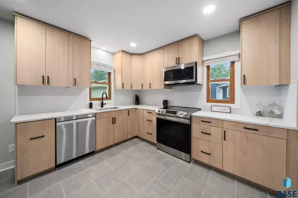 2708 S Prairie Ave, Sioux Falls, SD 57105